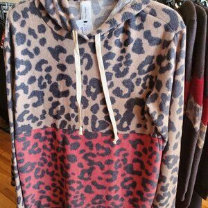 HoneyMe Cheeta color block  hooded pullover , oversized small